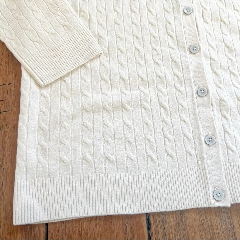 NWT Cable Knit V Neck Cardigan Sweater Button Medium Cream Preppy Academia Soft